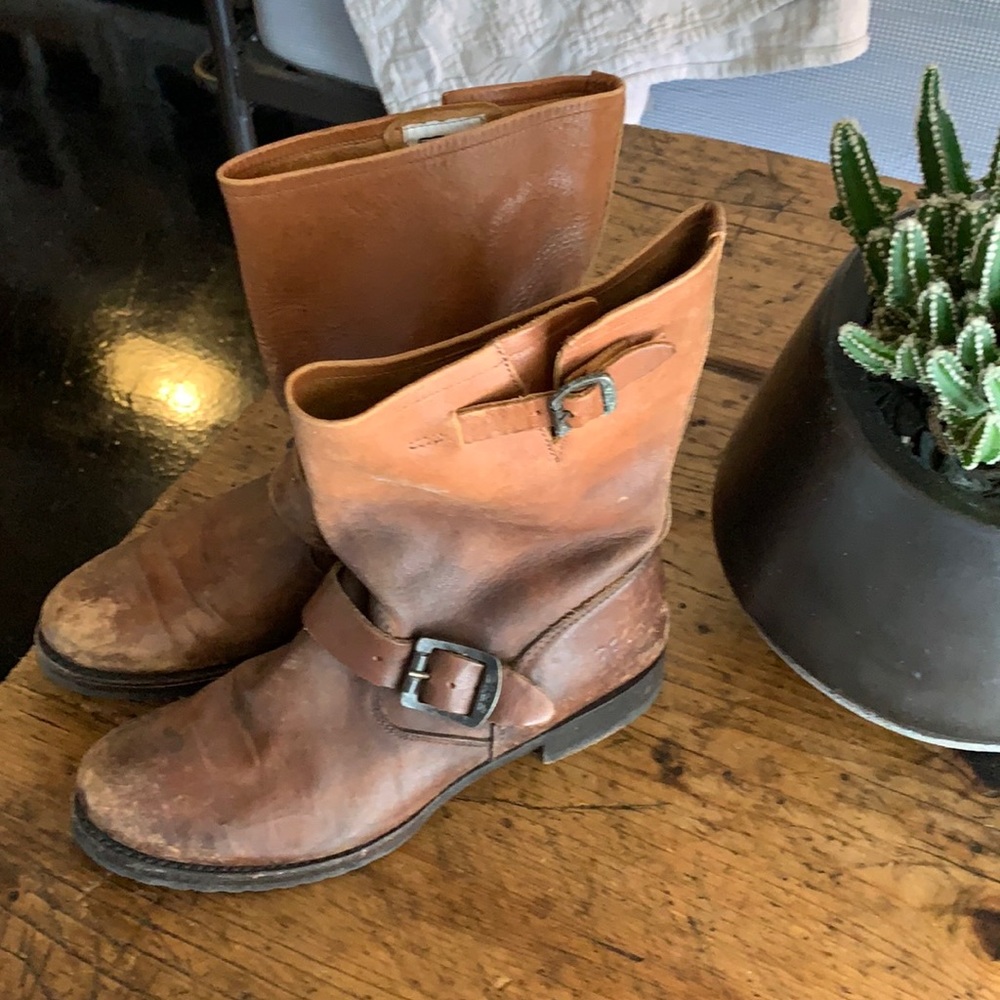 Frye Veronica distressed boots